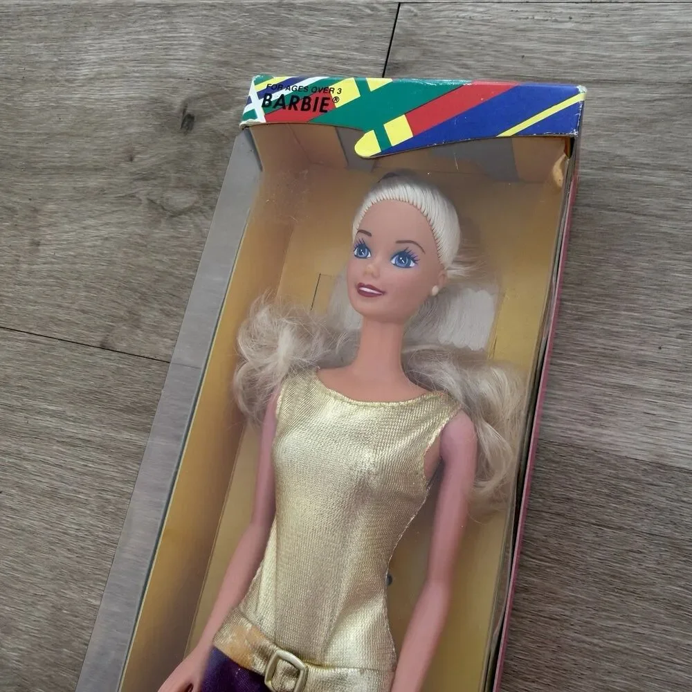 #62333 NRFB Mattel Philippines Classy Barbie Doll Foreign Issue 1997 RARE VTG